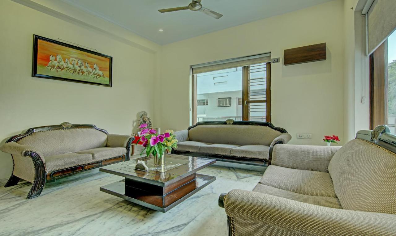 Itsy Hotels Swastika Inn Sector 26 Noida Exterior photo
