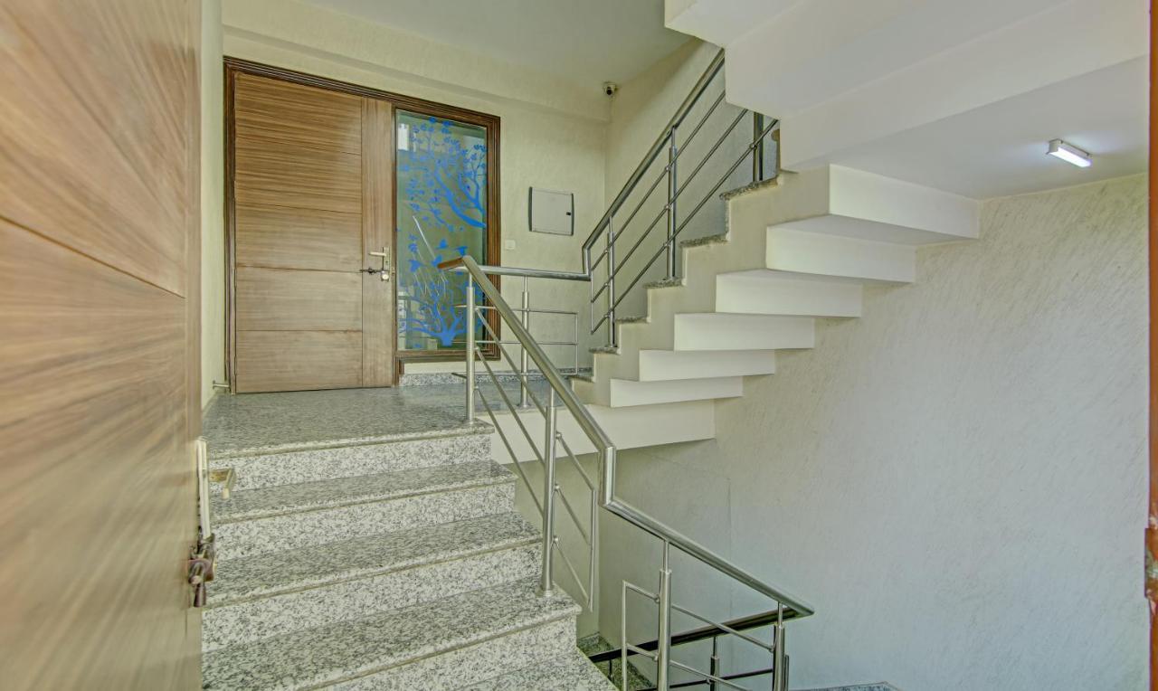 Itsy Hotels Swastika Inn Sector 26 Noida Exterior photo