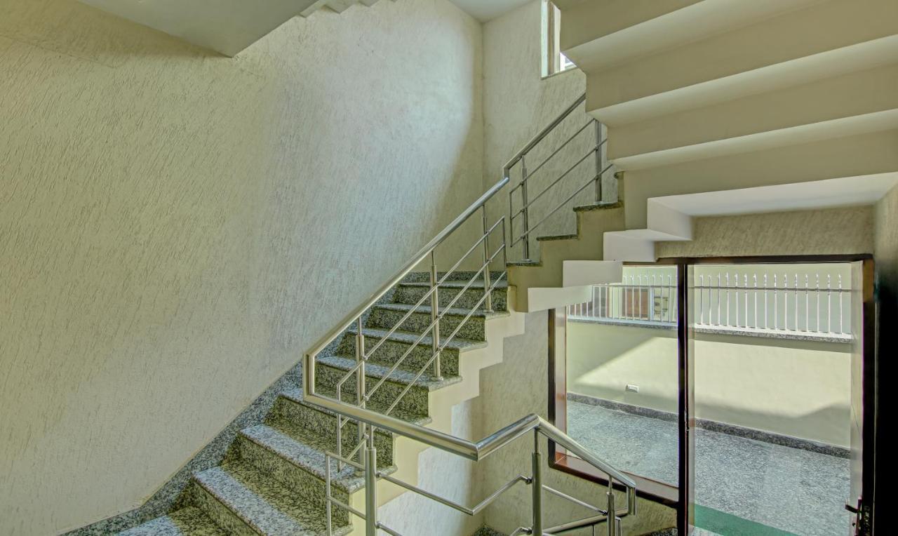 Itsy Hotels Swastika Inn Sector 26 Noida Exterior photo